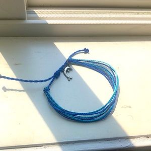 Adjustable blue bracelet